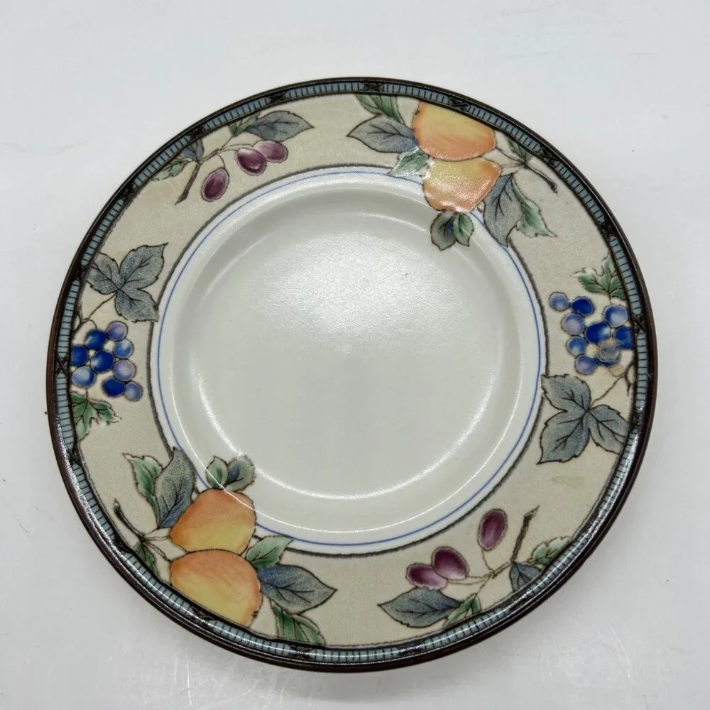 Mikasa Garden Harvest Intaglio CAC29 Cup & Saucer Set Pears Grapes Fruit Vintage